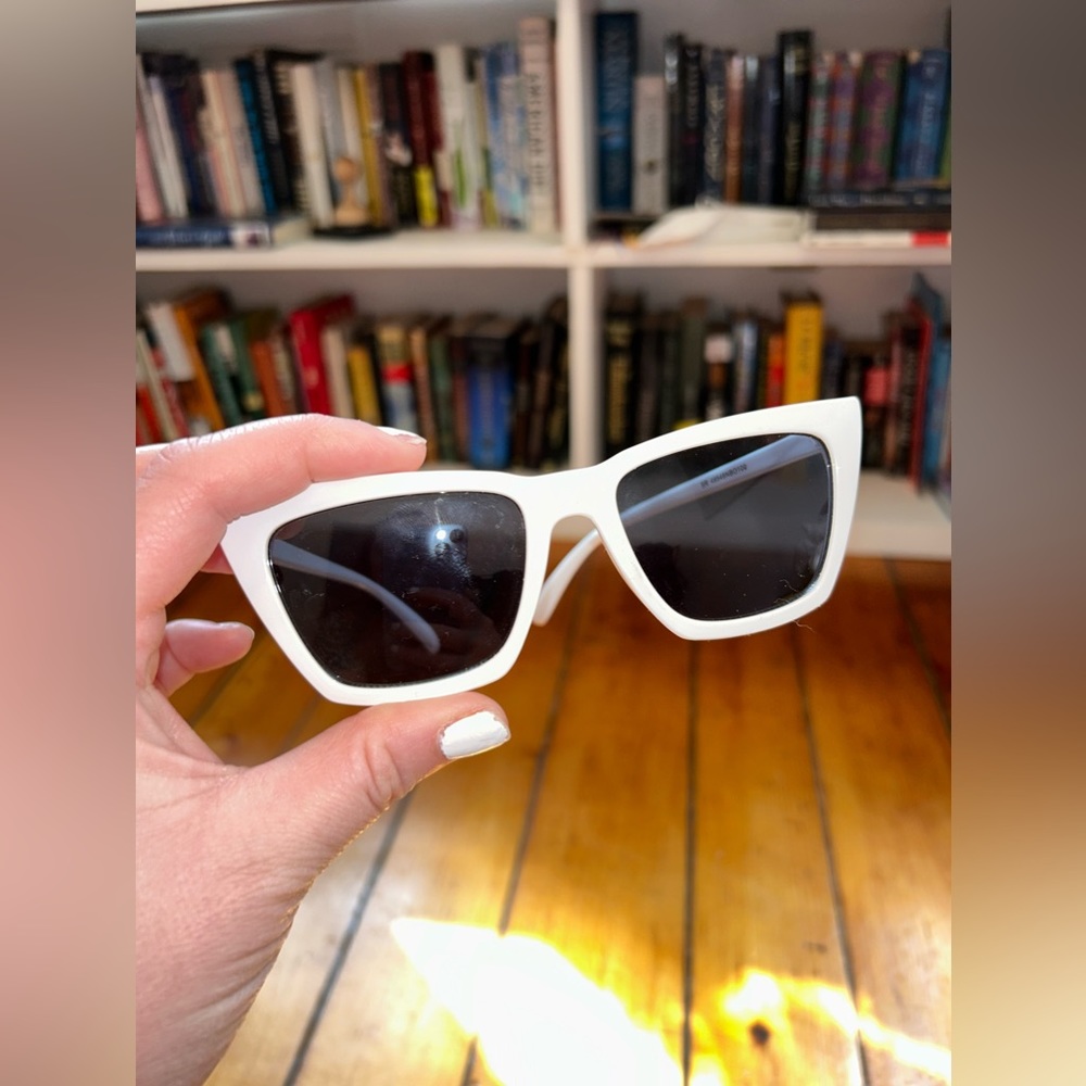 Great condition retro sunglasses 🕶️